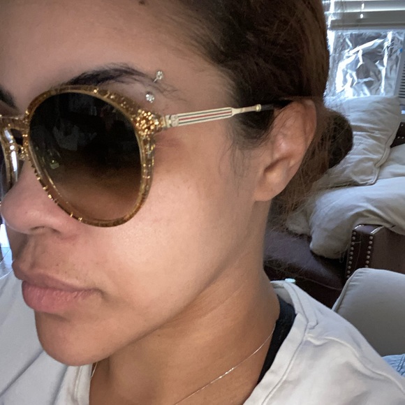 Authentic Gold Gucci Sunglasses - Picture 4 of 4